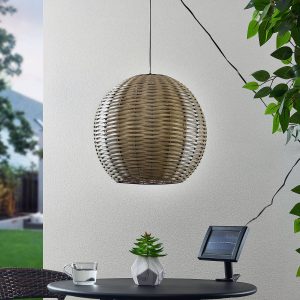 Lindby Catrica LED-solcellependellampe rattanlook